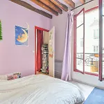 Charming, Light-Filled & Calm Bedroom In Paris, Ideal Location