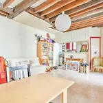 Charming, Light-Filled & Calm Bedroom In Paris, Ideal Location