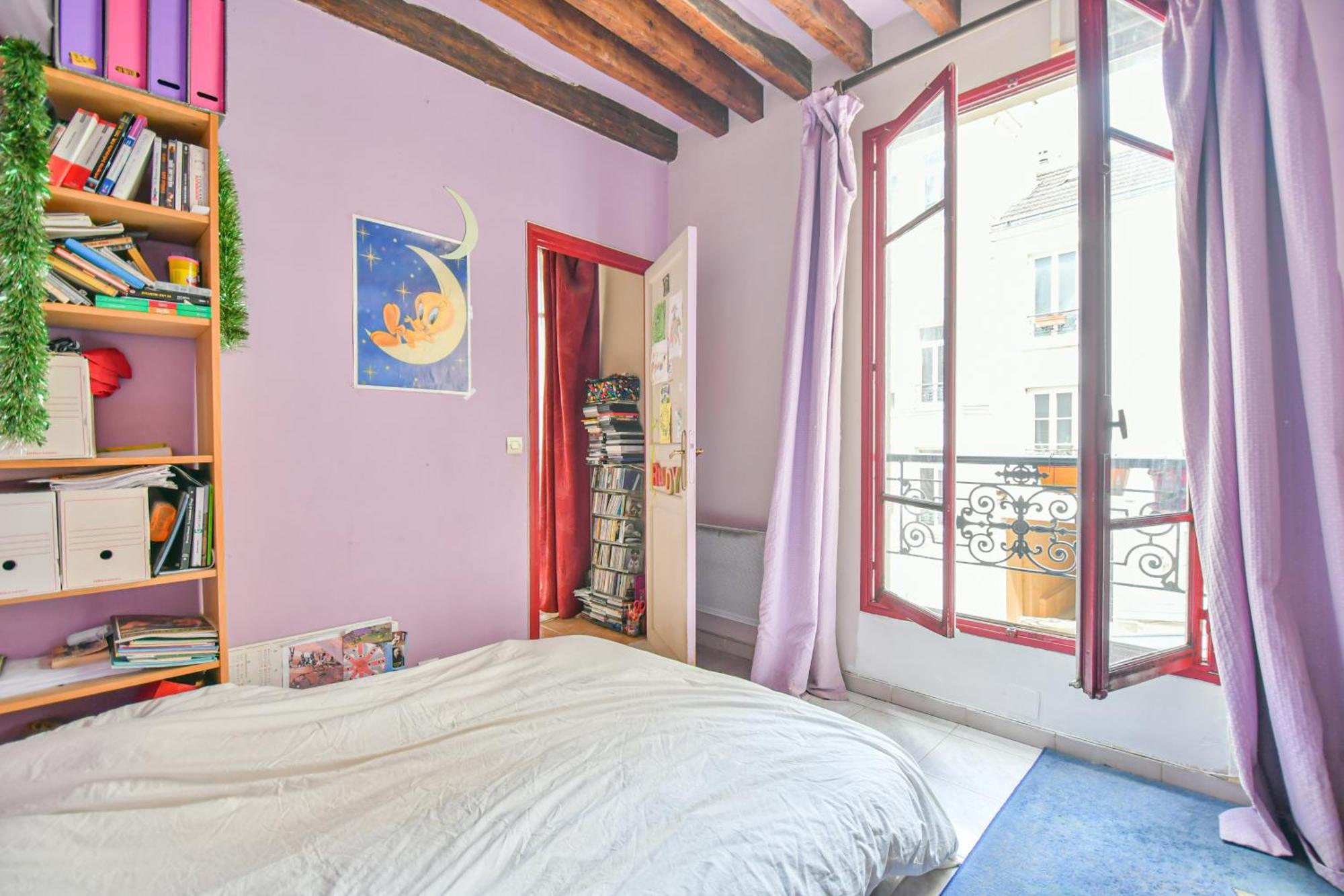 Charming, Light-filled & Calm Bedroom In Paris, Ideal Location *